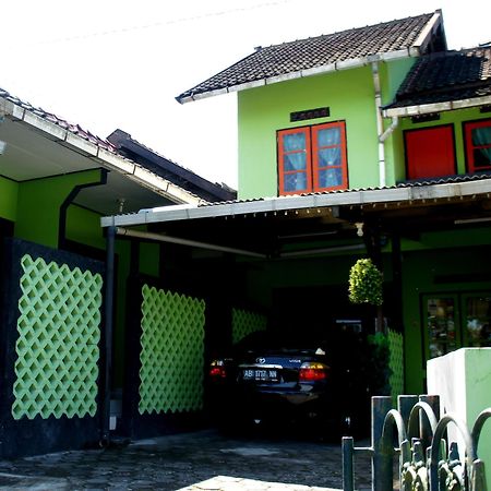 Bayu Murti Homestay Yogyakarta Esterno foto